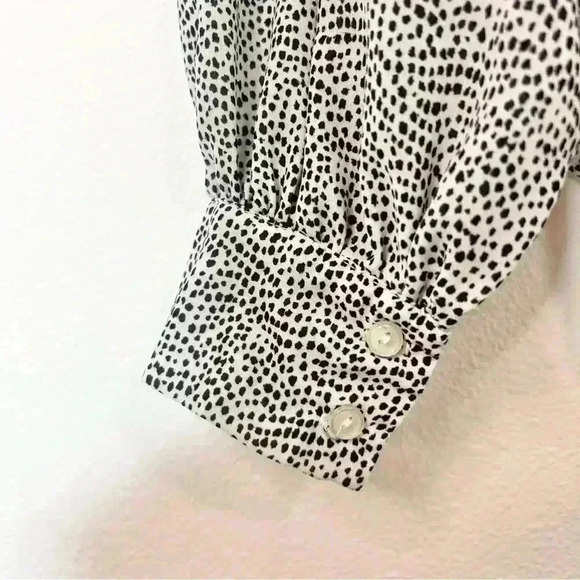 ONE ❤️ CLOTHING Los Angeles Blouse with sweet details • Size Small - Picture 7 of 10